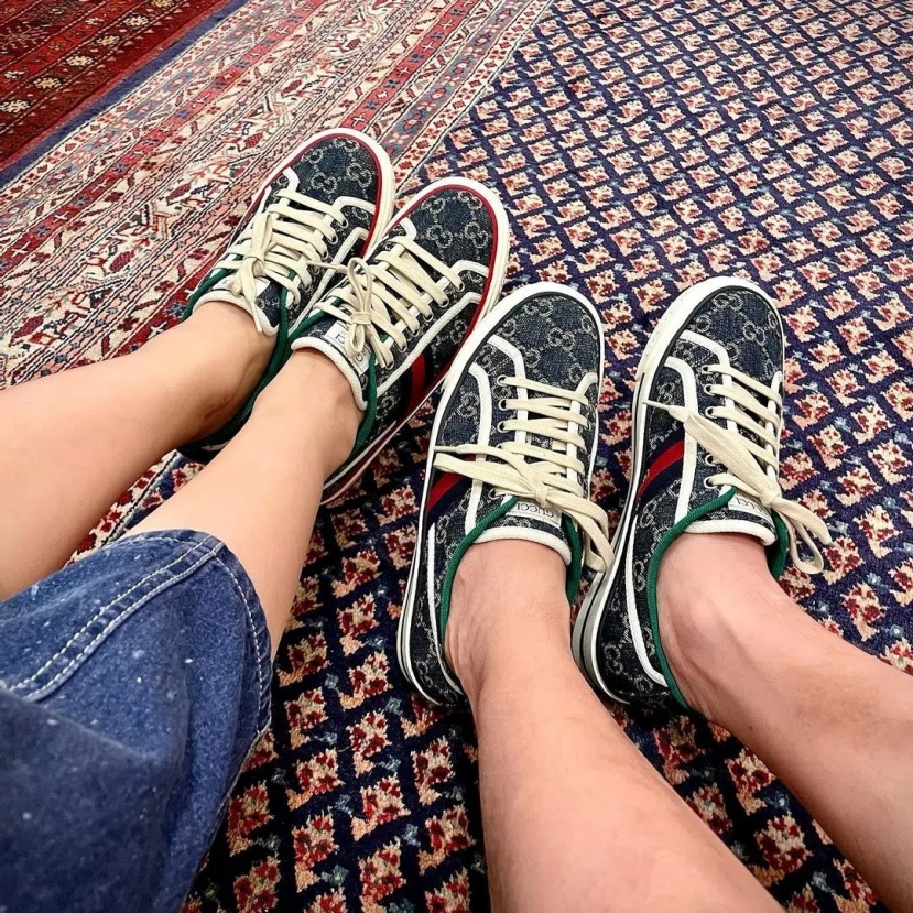 Đôi giày hiệu Gucci Đôi giày hiệu Gucci