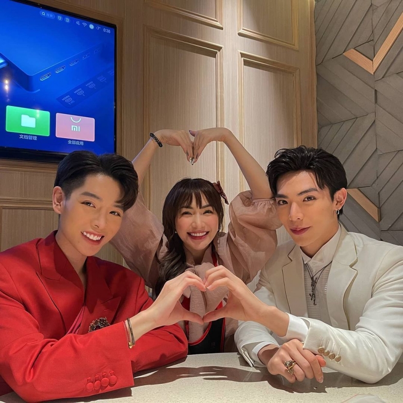 Bộ ba Hòa Minzy, Đức Phúc, Erik lộ diện sau nghi vấn tan vỡ tình bạn Bộ ba Hòa Minzy, Đức Phúc, Erik lộ diện sau nghi vấn tan vỡ tình bạn