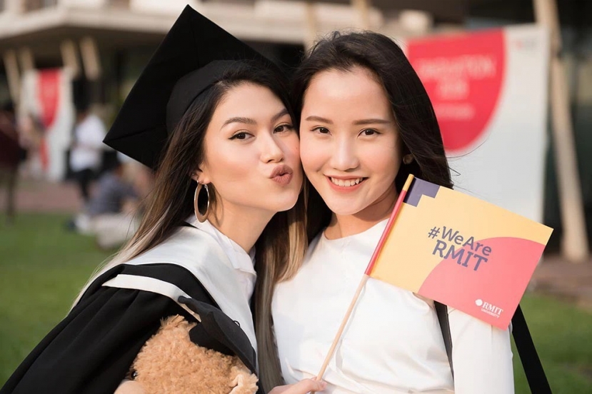Cá tháng tư, vợ Phan Thành và con gái đại gia thủy sản ẩn ý nghỉ chơi, dân tình hoang mang không biết chuyện thật hay đùa - Ảnh 1 Cá tháng tư, vợ Phan Thành và con gái đại gia thủy sản ẩn ý nghỉ chơi, dân tình hoang mang không biết chuyện thật hay đùa - Ảnh 1