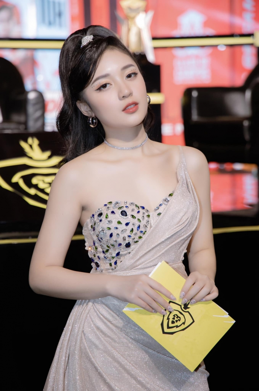 Nhan sắc xinh đẹp của MC Vũ Phương Thảo. Ảnh: FBNV Nhan sắc xinh đẹp của MC Vũ Phương Thảo. Ảnh: FBNV