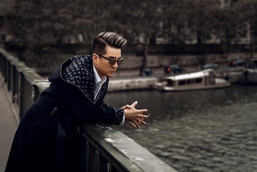 Đàm Vĩnh Hưng được khán giả ưu ái gọi với danh xưng 'ông hoàng nhạc Việt'. Ảnh' FBNV Đàm Vĩnh Hưng được khán giả ưu ái gọi với danh xưng 'ông hoàng nhạc Việt'. Ảnh' FBNV