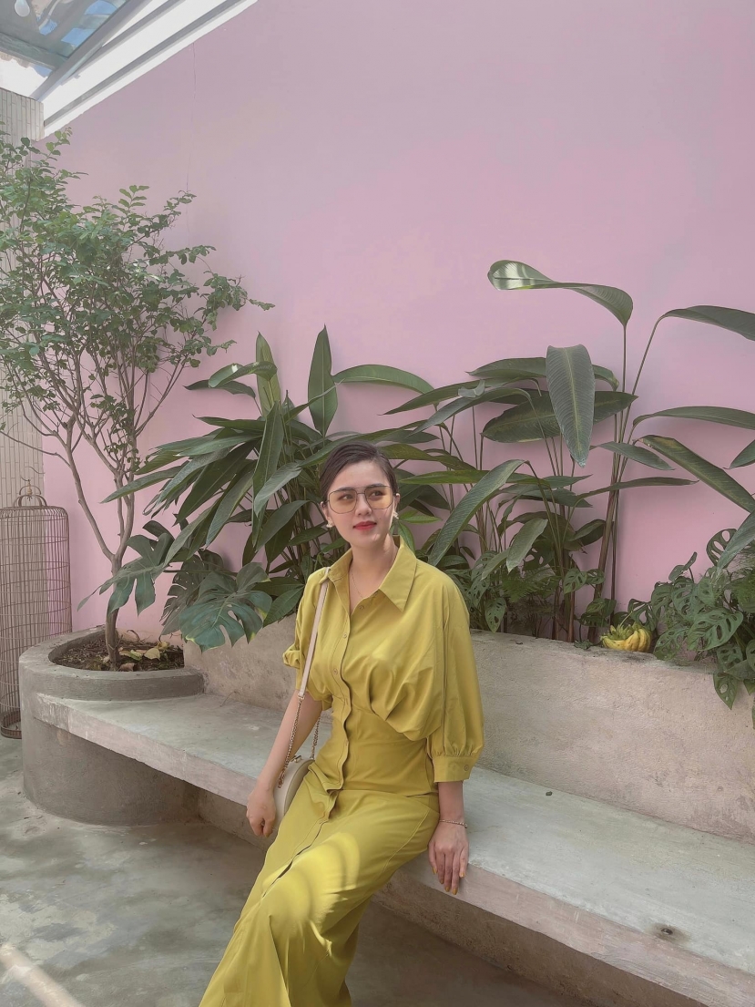 Ngỡ ngàng với diện xinh đẹp ngút trời của bà xã Quế Ngọc Hải dù đã qua 1 lần sinh nở - Ảnh 8 Ngỡ ngàng với diện xinh đẹp ngút trời của bà xã Quế Ngọc Hải dù đã qua 1 lần sinh nở - Ảnh 8
