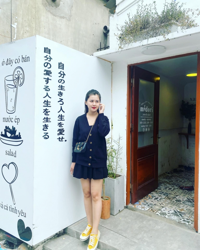 Ngỡ ngàng với diện xinh đẹp ngút trời của bà xã Quế Ngọc Hải dù đã qua 1 lần sinh nở - Ảnh 4 Ngỡ ngàng với diện xinh đẹp ngút trời của bà xã Quế Ngọc Hải dù đã qua 1 lần sinh nở - Ảnh 4