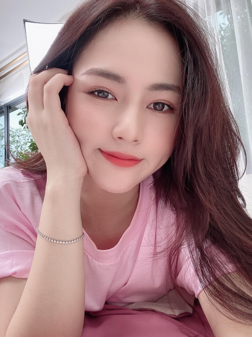 'Vợ hụt' của Mạnh Trường trong 'Hương vị tình thân' lộ ảnh thời còn 'phèn', nhan sắc có xứng mỹ nhân? - Ảnh 5 'Vợ hụt' của Mạnh Trường trong 'Hương vị tình thân' lộ ảnh thời còn 'phèn', nhan sắc có xứng mỹ nhân? - Ảnh 5