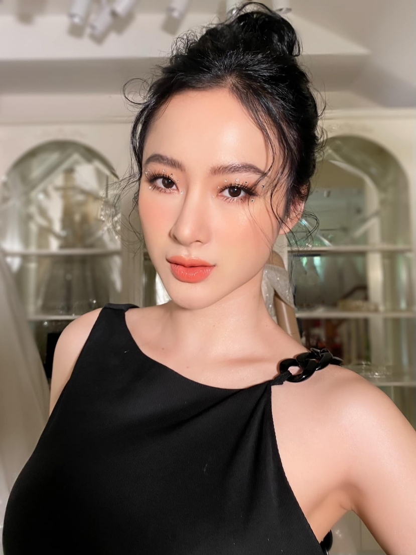 Angela Phương Trinh khiến dư luận bức xúc về chia sẻ sai lệch của mình. Ảnh: FBNV Angela Phương Trinh khiến dư luận bức xúc về chia sẻ sai lệch của mình. Ảnh: FBNV