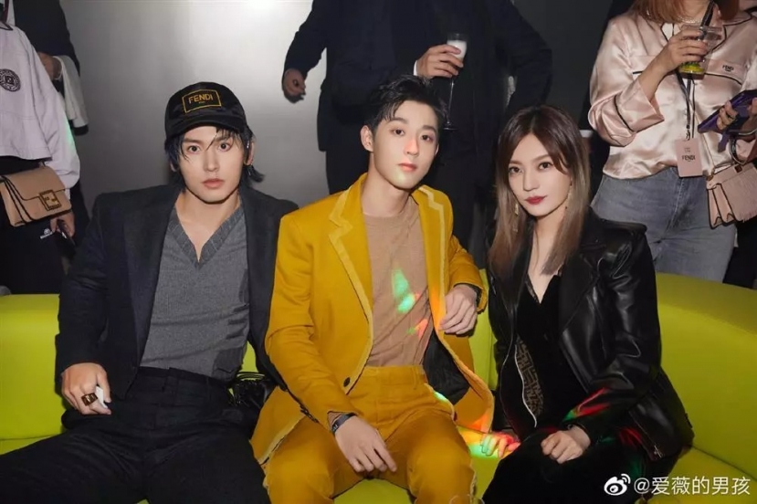 Triệu Vy sở hữu dàn 'gà cưng' sự nghiệp chìm nghỉm: Trương Triết Hạn bê bối, còn lại không 'ngóc đầu' lên nổi - Ảnh 4 Triệu Vy sở hữu dàn 'gà cưng' sự nghiệp chìm nghỉm: Trương Triết Hạn bê bối, còn lại không 'ngóc đầu' lên nổi - Ảnh 4