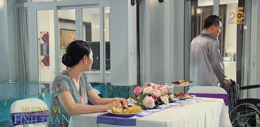 Hương vị tình thân phần 2 tập 27: Bà Xuân lên mặt cảnh cáo ông Khang, 'trà xanh' tung chiêu với Huy - Ảnh 1 Hương vị tình thân phần 2 tập 27: Bà Xuân lên mặt cảnh cáo ông Khang, 'trà xanh' tung chiêu với Huy - Ảnh 1