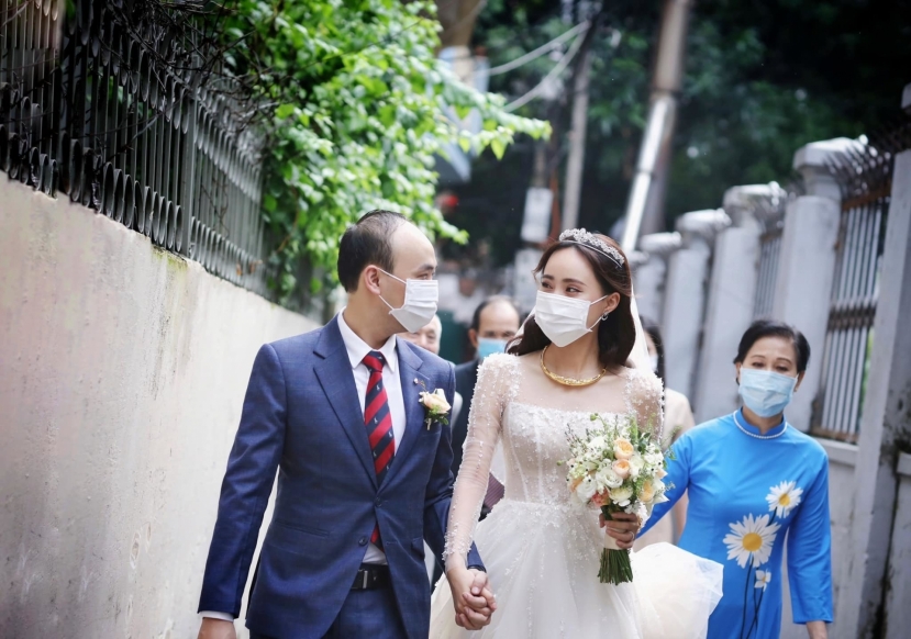 MC thời tiết Xuân Anh lần đầu công khai dung mạo ông xã, thừa nhận thiệt thòi khi lấy chồng 'đại gia' - Ảnh 2 MC thời tiết Xuân Anh lần đầu công khai dung mạo ông xã, thừa nhận thiệt thòi khi lấy chồng 'đại gia' - Ảnh 2