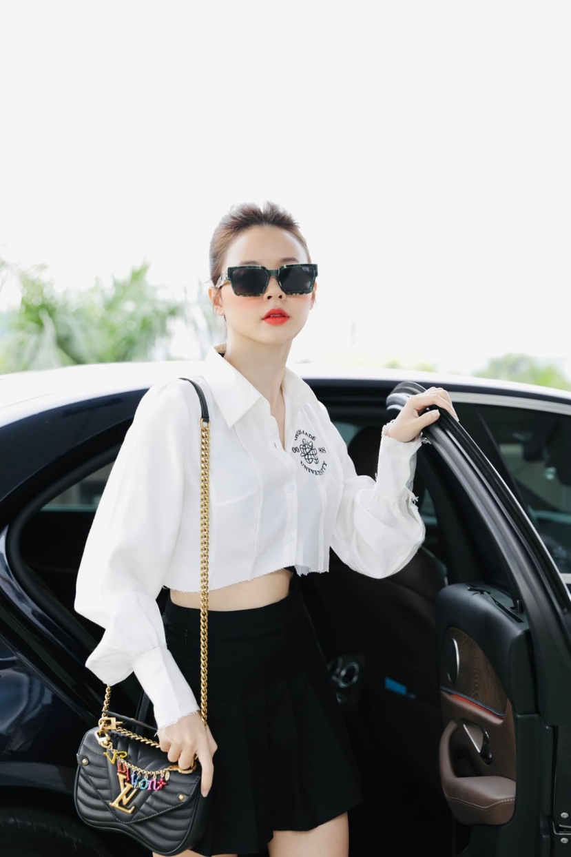 Midu lần đầu hé lộ về 'luật ngầm' bất di bất dịch trong kinh doanh khi làm đại gia bất động sản ở tuổi 32 - Ảnh 1 Midu lần đầu hé lộ về 'luật ngầm' bất di bất dịch trong kinh doanh khi làm đại gia bất động sản ở tuổi 32 - Ảnh 1