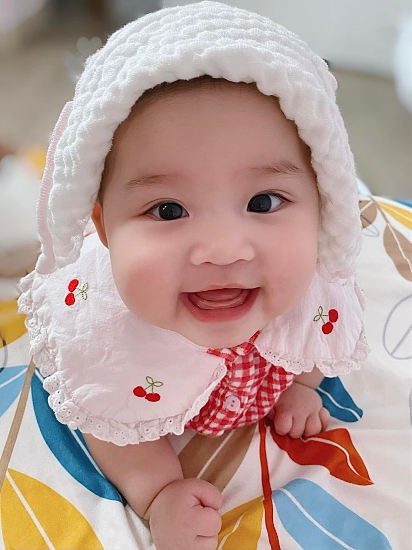 Vy Oanh công khai thế lực hậu thuẫn giúp 2 vợ chồng thêm bản lĩnh xây cơ đồ, chẳng sợ thi phi - Ảnh 1 Vy Oanh công khai thế lực hậu thuẫn giúp 2 vợ chồng thêm bản lĩnh xây cơ đồ, chẳng sợ thi phi - Ảnh 1