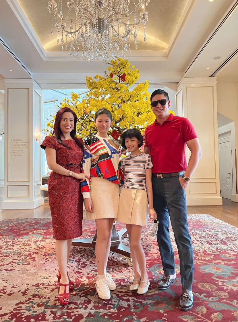 Gia đình hạnh phúc của Bình Minh và Anh Thơ. Ảnh: FBNV Gia đình hạnh phúc của Bình Minh và Anh Thơ. Ảnh: FBNV