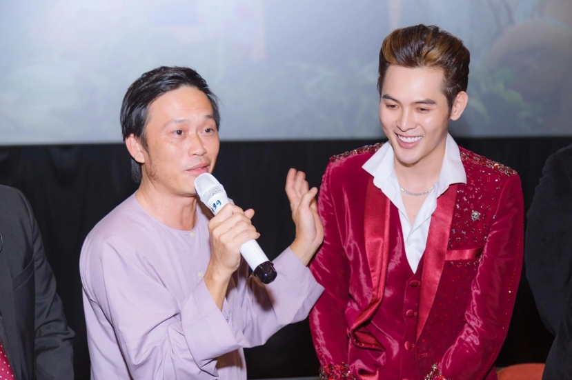 Sao Việt 11/2: Vợ cũ làm điều đặc biệt cho Đàm Vĩnh Hưng hậu ly hôn, cháu trai Hoài Linh gặp 'hạn' khi tái xuất - Ảnh 3 Sao Việt 11/2: Vợ cũ làm điều đặc biệt cho Đàm Vĩnh Hưng hậu ly hôn, cháu trai Hoài Linh gặp 'hạn' khi tái xuất - Ảnh 3