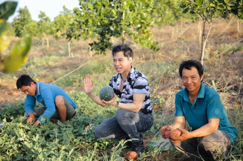 Đây là khoảng thời gian thư thái hiếm có của Ngọc Sơn. Ảnh: Internet Đây là khoảng thời gian thư thái hiếm có của Ngọc Sơn. Ảnh: Internet