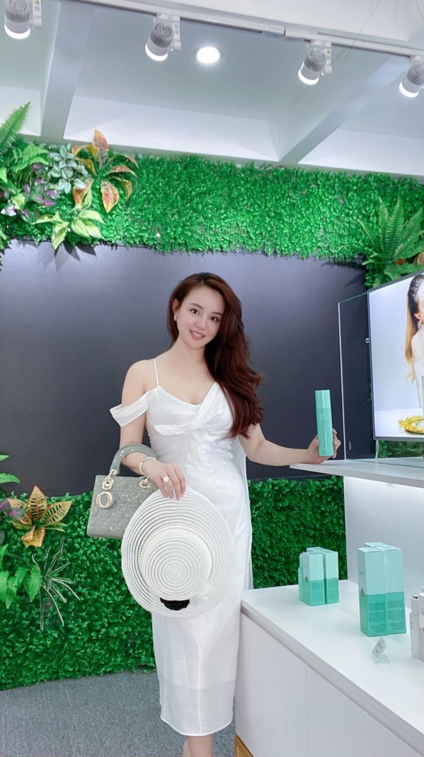 Sao Việt 22/4: Mỹ Tâm bị cháu gái phơi bày sự thật khó chối cãi, Trấn Thành tung ảnh riêng tư bên Hari Won - Ảnh 2 Sao Việt 22/4: Mỹ Tâm bị cháu gái phơi bày sự thật khó chối cãi, Trấn Thành tung ảnh riêng tư bên Hari Won - Ảnh 2