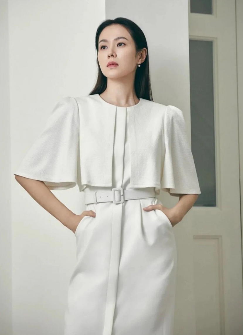 Hậu đám cưới, Son Ye Jin chính thức có màn lộ diện cực ấn tượng: Không hổ danh tân nương của Hyun Bin! - Ảnh 2 Hậu đám cưới, Son Ye Jin chính thức có màn lộ diện cực ấn tượng: Không hổ danh tân nương của Hyun Bin! - Ảnh 2