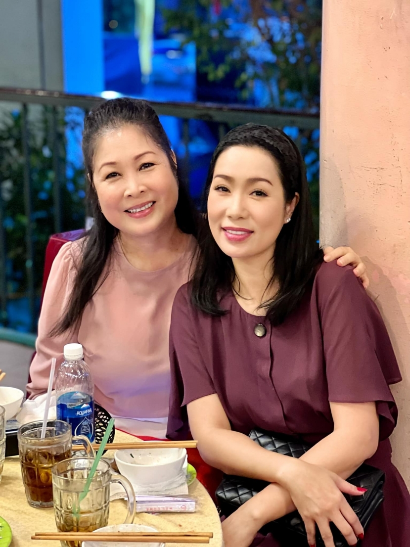 'Cứu giúp' Hồng Vân lúc nguy cấp, Trịnh Kim Chi tiếp tục có hành động khiến bao đồng nghiệp ứa lệ 'Cứu giúp' Hồng Vân lúc nguy cấp, Trịnh Kim Chi tiếp tục có hành động khiến bao đồng nghiệp ứa lệ