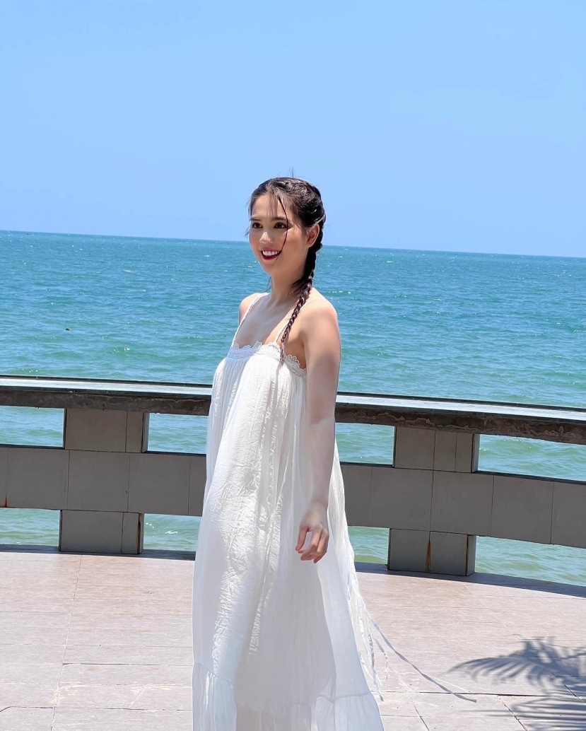 Thanh minh vụ dùng hàng fake còn bị khẩu nghiệp thêm, Ngọc Trinh khoe 'đi phơi nết' - Ảnh 5 Thanh minh vụ dùng hàng fake còn bị khẩu nghiệp thêm, Ngọc Trinh khoe 'đi phơi nết' - Ảnh 5