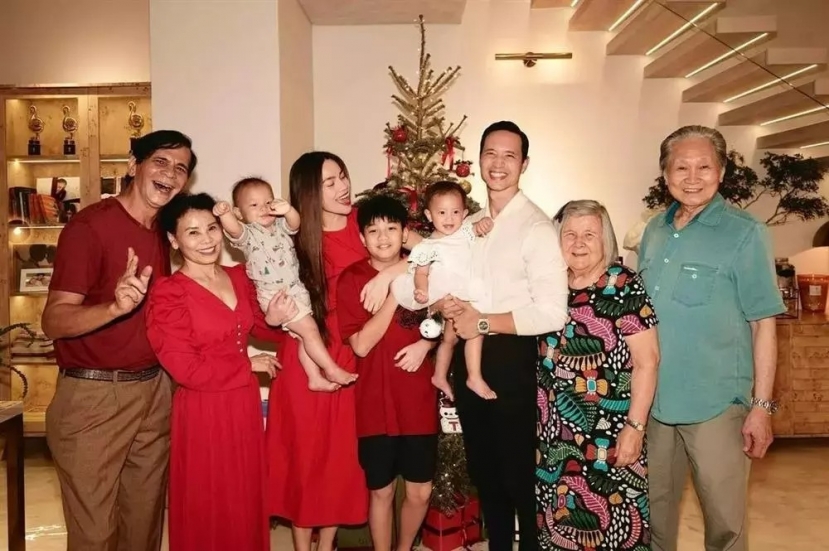 Con trai Hồ Ngọc Hà và Cường đô la 12 tuổi đã ra dáng người mẫu với chiều cao nổi bật - Ảnh 3 Con trai Hồ Ngọc Hà và Cường đô la 12 tuổi đã ra dáng người mẫu với chiều cao nổi bật - Ảnh 3