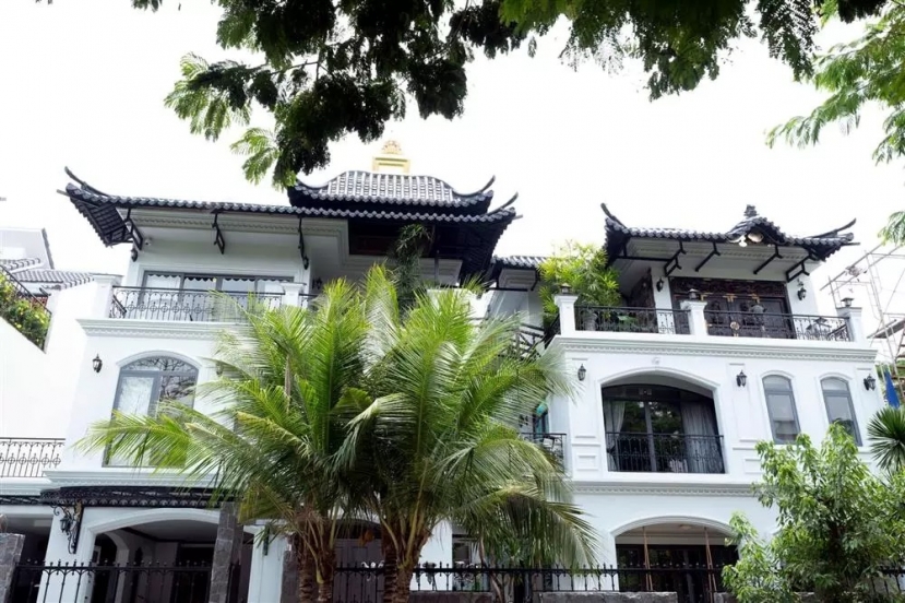 Xem biệt phủ nực mùi tiền theo phong cách Indochine của đại gia Minh Nhựa Xem biệt phủ nực mùi tiền theo phong cách Indochine của đại gia Minh Nhựa