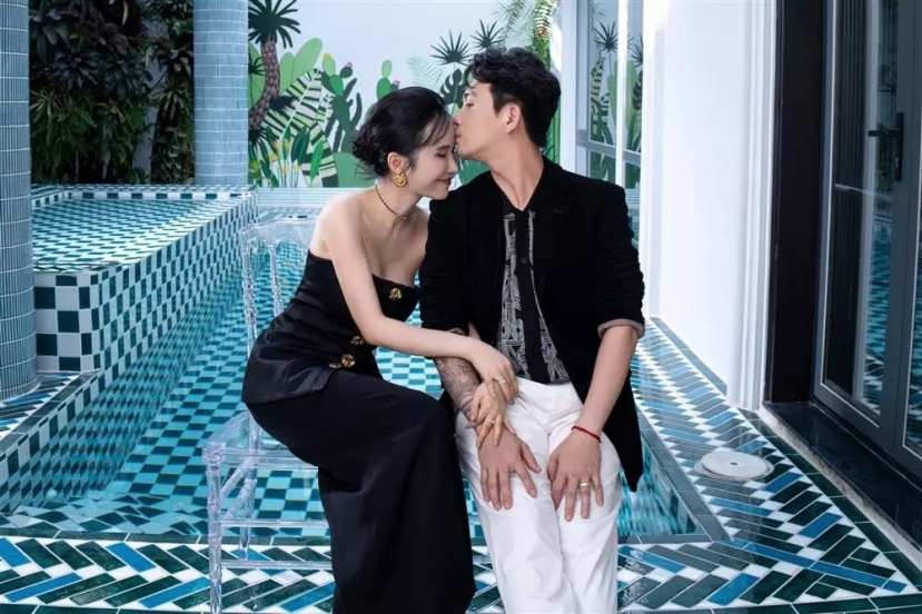 Xem biệt phủ nặc mùi tiền theo phong cách Indochine của đại gia Minh Nhựa - Ảnh 1 Xem biệt phủ nặc mùi tiền theo phong cách Indochine của đại gia Minh Nhựa - Ảnh 1