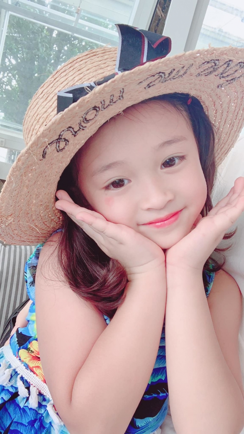 Cô bé có tên là Châu Ngọc, tên thân mật là Noel. Ảnh: FBNV Cô bé có tên là Châu Ngọc, tên thân mật là Noel. Ảnh: FBNV