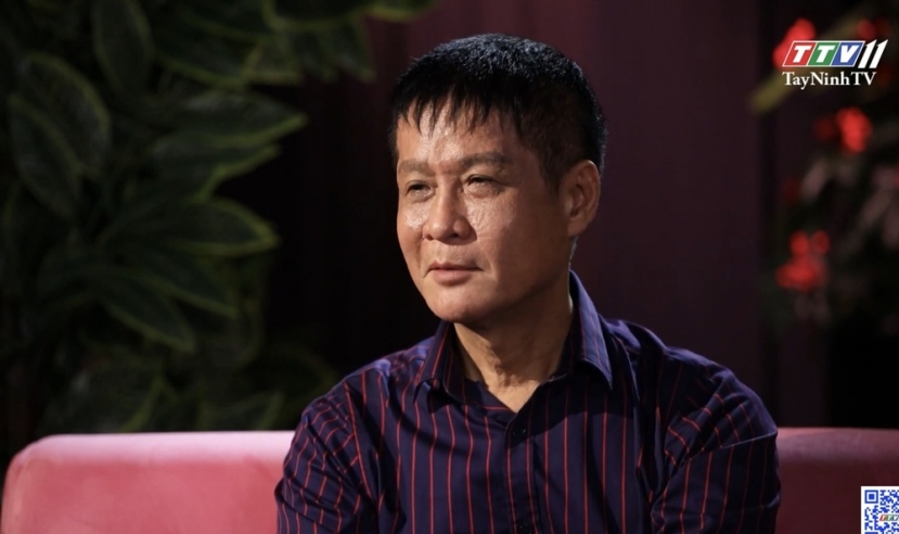 Showbiz 6/8: Lương Bằng Quang đăng clip 'không che' với Ngân 98, Hương vị tình thân có diễn biến mới - Ảnh 1 Showbiz 6/8: Lương Bằng Quang đăng clip 'không che' với Ngân 98, Hương vị tình thân có diễn biến mới - Ảnh 1