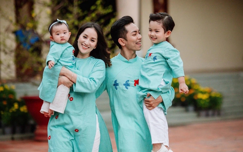 Showbiz 28/8: Danh tính 'người tình' bí mật chung sống với Phi Nhung; Khánh Thi lộ dấu hiệu bất thường tâm lý - Ảnh 2 Showbiz 28/8: Danh tính 'người tình' bí mật chung sống với Phi Nhung; Khánh Thi lộ dấu hiệu bất thường tâm lý - Ảnh 2