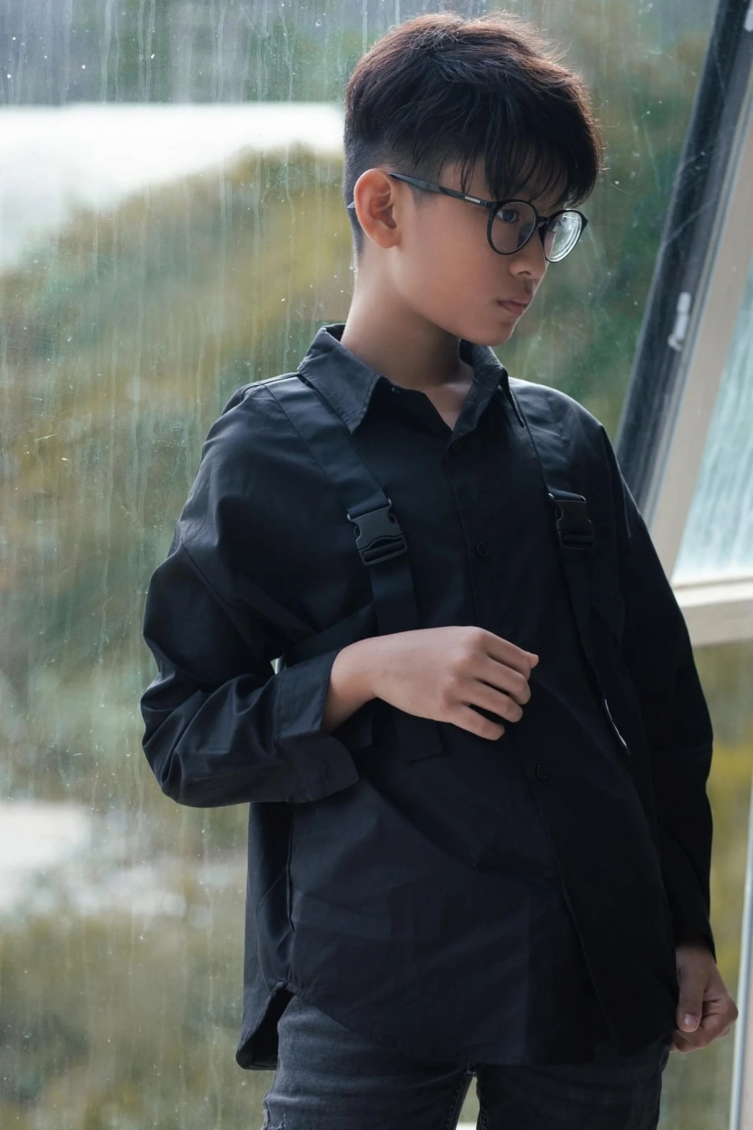Showbiz 1/5: Thủy Tiên trở lại miền Trung, chi tiết 'lạ' sau khi Sơn Tùng tạm ngưng MV 'There’s no one at all' - Ảnh 2 Showbiz 1/5: Thủy Tiên trở lại miền Trung, chi tiết 'lạ' sau khi Sơn Tùng tạm ngưng MV 'There’s no one at all' - Ảnh 2