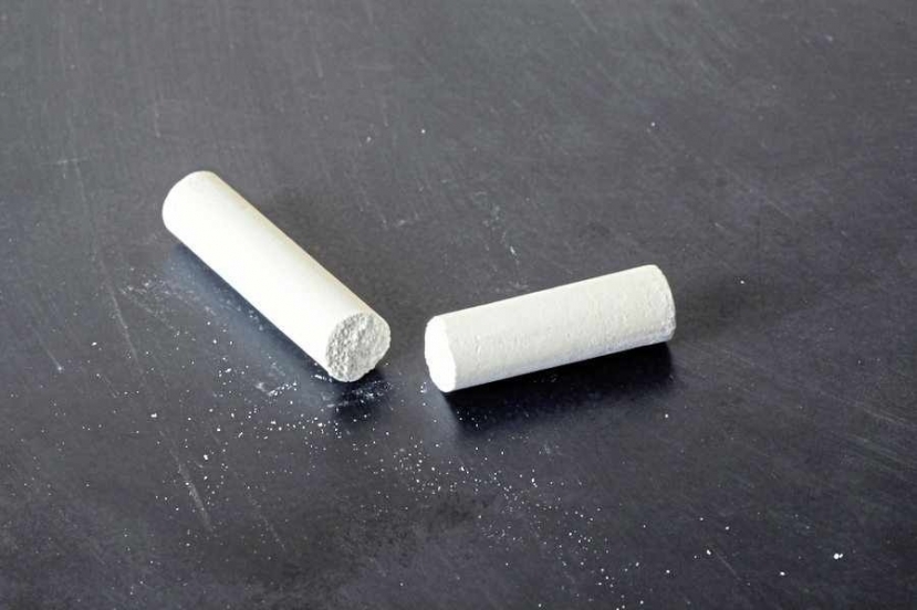 3 công dụng của việc thái nhỏ viên phấn rồi lấy bột rắc quanh nhà mà không phải ai cũng biết - Ảnh 1 3 công dụng của việc thái nhỏ viên phấn rồi lấy bột rắc quanh nhà mà không phải ai cũng biết - Ảnh 1
