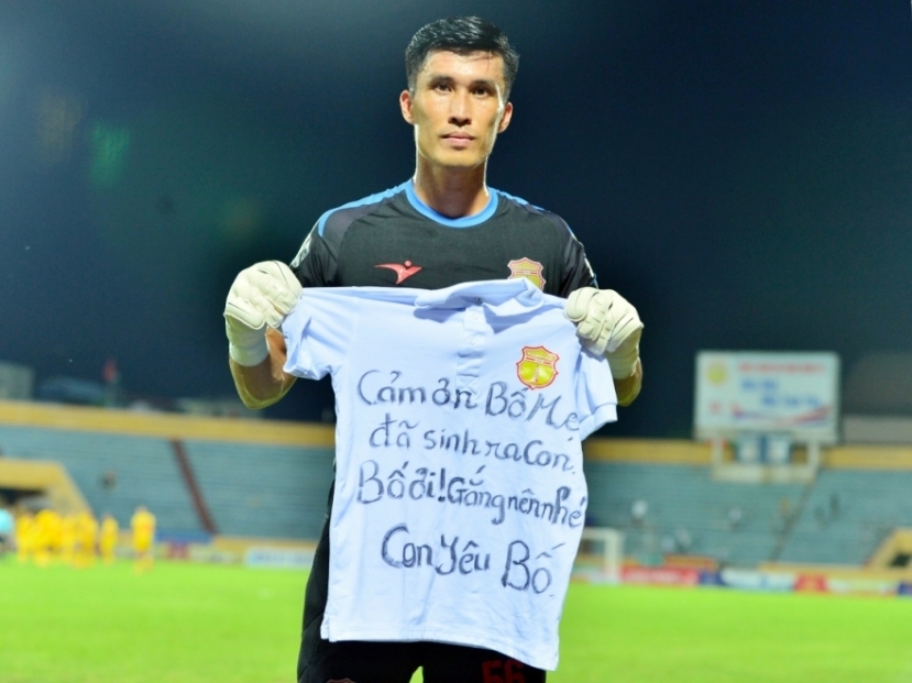 Cầu thủ già nhất V-League 2022 'tiết lộ' bí quyết trẻ lâu. Ảnh: Internet Cầu thủ già nhất V-League 2022 'tiết lộ' bí quyết trẻ lâu. Ảnh: Internet