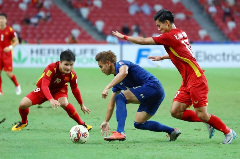 ĐT Việt Nam quyết tâm đánh bại Thái Lan tại AFF Cup 2022. Ảnh: Internet ĐT Việt Nam quyết tâm đánh bại Thái Lan tại AFF Cup 2022. Ảnh: Internet