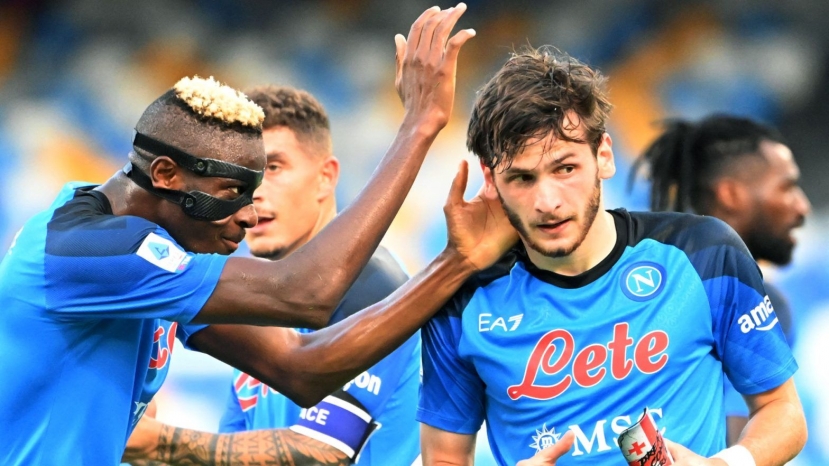 Kvaratskhelia đang tỏa sáng trong màu áo Napoli (Ảnh: Twitter) Kvaratskhelia đang tỏa sáng trong màu áo Napoli (Ảnh: Twitter)