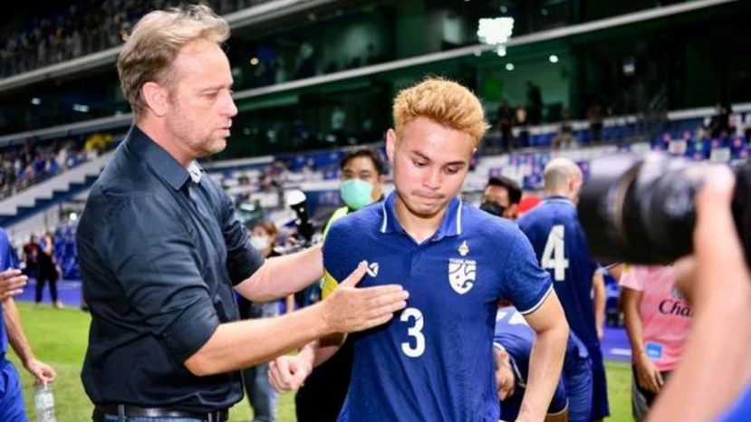 HLV Polking gặp khó về lực lượng trước thềm AFF Cup 2022. Ảnh: Internet HLV Polking gặp khó về lực lượng trước thềm AFF Cup 2022. Ảnh: Internet