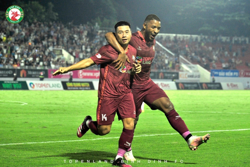 Đội hình tiêu biểu vòng 20 V-League: Hà Nội FC, Bình Định chiếm ưu thế - Ảnh 2 Đội hình tiêu biểu vòng 20 V-League: Hà Nội FC, Bình Định chiếm ưu thế - Ảnh 2