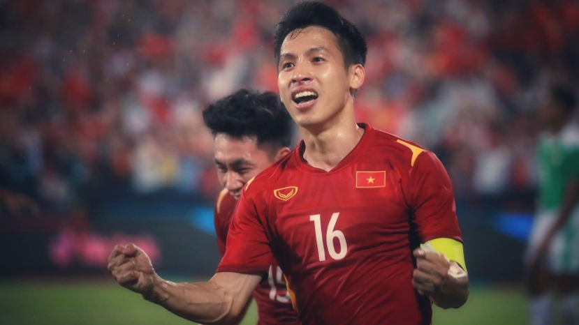 Tiền vệ Hùng Dũng bất ngờ được AFC lựa chọn nhắn nhủ thông điệp tới NHM. Ảnh: Internet Tiền vệ Hùng Dũng bất ngờ được AFC lựa chọn nhắn nhủ thông điệp tới NHM. Ảnh: Internet