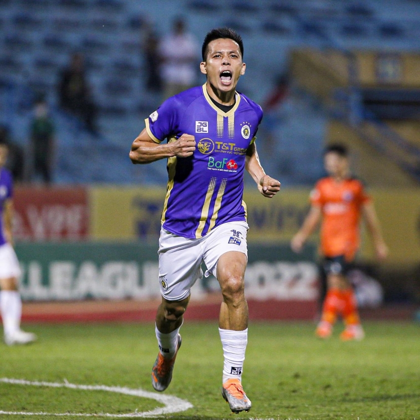 Hà Nội FC thắng đậm Đà Nẵng, Văn Quyết thận trọng khi nói về chức vô địch. Ảnh: Internet Hà Nội FC thắng đậm Đà Nẵng, Văn Quyết thận trọng khi nói về chức vô địch. Ảnh: Internet