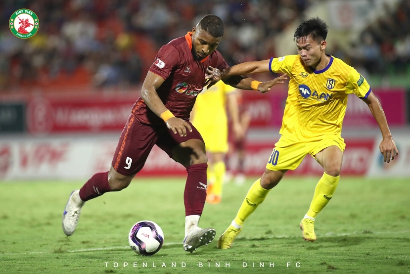 Kết quả Bình Định vs SLNA: Chủ nhà thắng nhọc nhằn - Ảnh 1 Kết quả Bình Định vs SLNA: Chủ nhà thắng nhọc nhằn - Ảnh 1