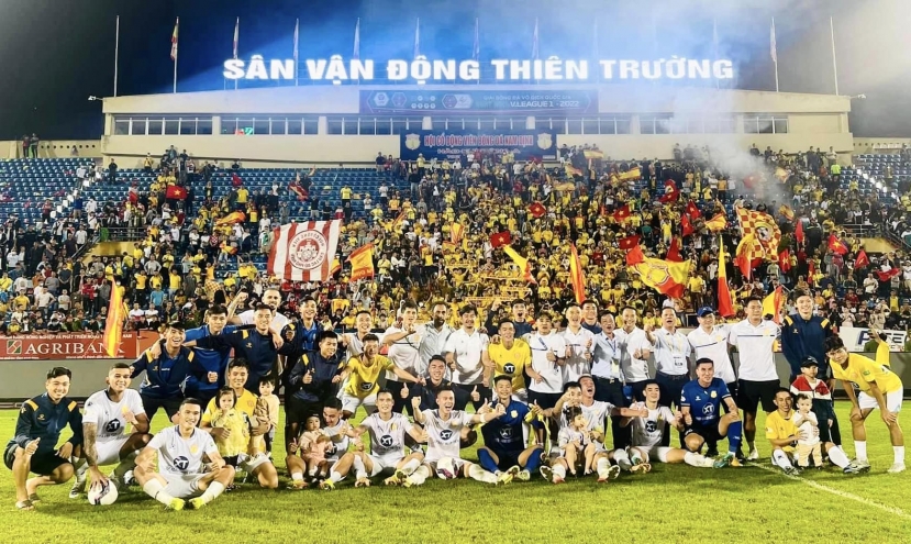 CLB Nam Định trụ hạng sớm 1 vòng đấu tại V-League 2022. Ảnh: Internet CLB Nam Định trụ hạng sớm 1 vòng đấu tại V-League 2022. Ảnh: Internet