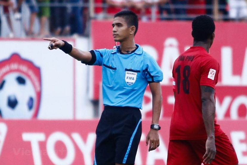 Trọng tài Muhammad Nasaruddin từng bắt chính tại V-League. Ảnh: Internet Trọng tài Muhammad Nasaruddin từng bắt chính tại V-League. Ảnh: Internet