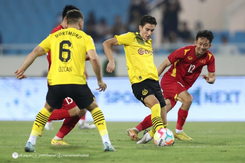 HLV Park Hang-seo hài lòng về kết quả, ông Edin Terzic chỉ ra nguyên nhân khiến Dortmund thua ĐT Việt Nam - Ảnh 1 HLV Park Hang-seo hài lòng về kết quả, ông Edin Terzic chỉ ra nguyên nhân khiến Dortmund thua ĐT Việt Nam - Ảnh 1