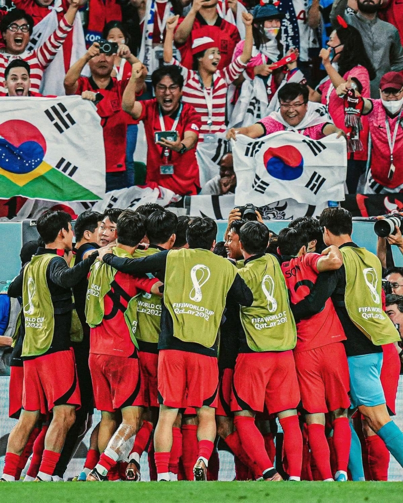 Phản ứng của dàn ca sĩ, diễn viên khi Hàn Quốc vượt qua vòng bảng World Cup 2022 - Ảnh 2 Phản ứng của dàn ca sĩ, diễn viên khi Hàn Quốc vượt qua vòng bảng World Cup 2022 - Ảnh 2