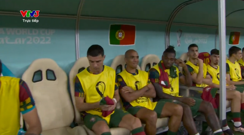 Ronaldo ngồi dự bị ở trận Bồ Đào Nha gặp Thụy Sĩ. Ảnh: Internet Ronaldo ngồi dự bị ở trận Bồ Đào Nha gặp Thụy Sĩ. Ảnh: Internet