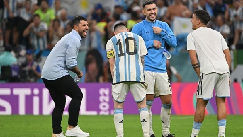 Aguero tham gia buổi tập cùng đội tuyển Argentina. Ảnh: Internet Aguero tham gia buổi tập cùng đội tuyển Argentina. Ảnh: Internet