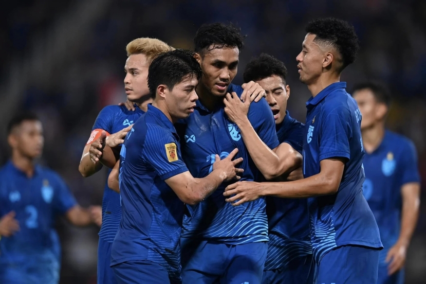 ĐT Thái Lan giành vé vào bán kết AFF Cup 2022 với ngôi đầu bảng. Ảnh: Internet ĐT Thái Lan giành vé vào bán kết AFF Cup 2022 với ngôi đầu bảng. Ảnh: Internet