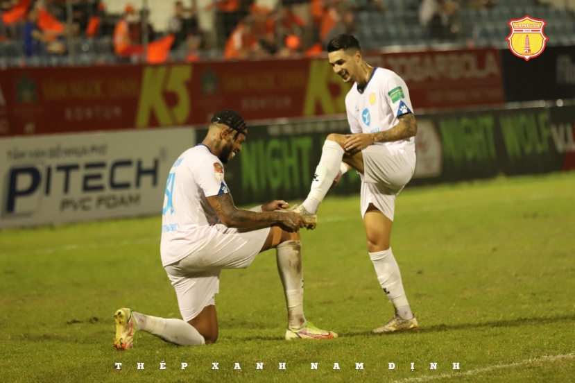 Dominic Vinicius: ‘Vũ khí' lợi hại của Nam Định trong cuộc chiến xưng vương V-League 2023 - Ảnh 1 Dominic Vinicius: ‘Vũ khí' lợi hại của Nam Định trong cuộc chiến xưng vương V-League 2023 - Ảnh 1