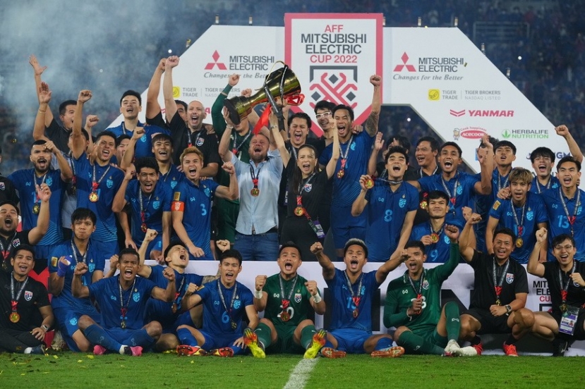 MAdam Pang cùng ĐT Thái Lan vô địch AFF Cup 2022. Ảnh: Internet MAdam Pang cùng ĐT Thái Lan vô địch AFF Cup 2022. Ảnh: Internet