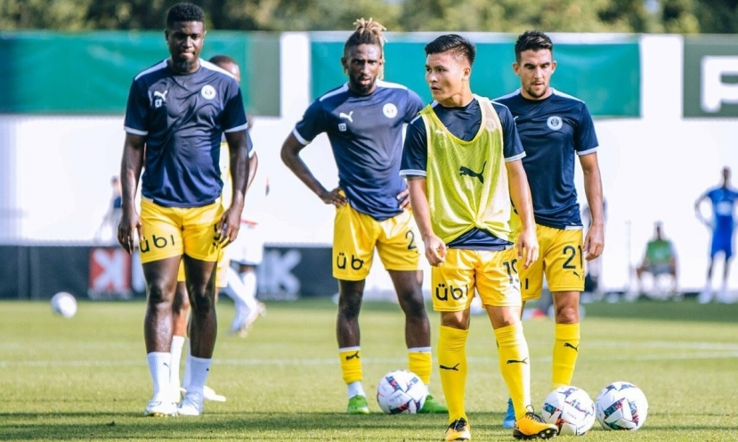 Quang Hải thường xuyên dự bị tại Pau FC. Ảnh: Internet Quang Hải thường xuyên dự bị tại Pau FC. Ảnh: Internet