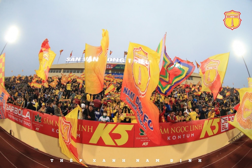 SVĐ Thiên Trường vẫn dẫn đầu V-League 2023 về lượng khán giả. Ảnh: CLB Nam Định SVĐ Thiên Trường vẫn dẫn đầu V-League 2023 về lượng khán giả. Ảnh: CLB Nam Định