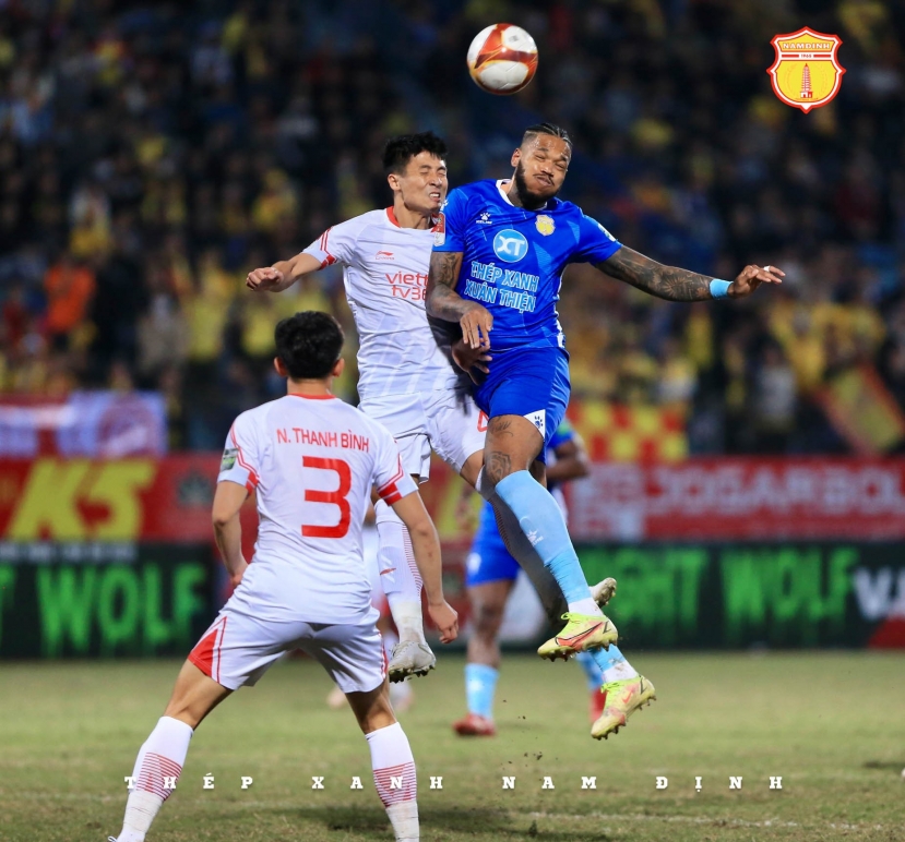 Các CLB V-League gặp nhiêu bất lợi khi V-League bị cắt vụn. Ảnh: CLB Nam Định Các CLB V-League gặp nhiêu bất lợi khi V-League bị cắt vụn. Ảnh: CLB Nam Định