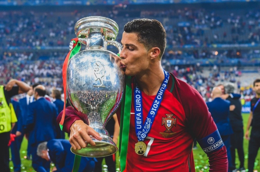 Ronaldo tiết lộ đã say xỉn khi ĐT Bồ Đào Nha vô địch Euro 2016. Ronaldo tiết lộ đã say xỉn khi ĐT Bồ Đào Nha vô địch Euro 2016.